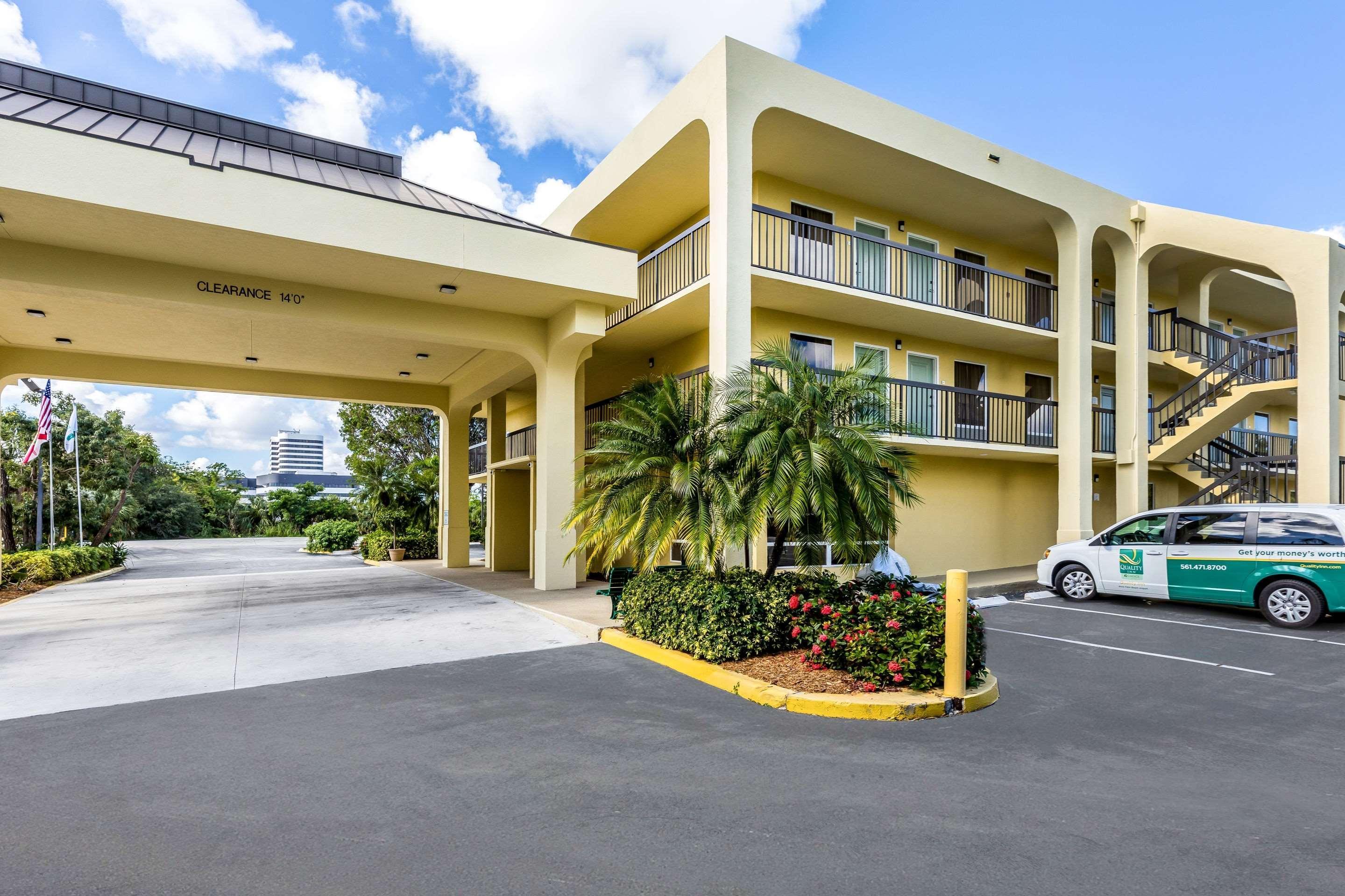 Quality Inn Palm Beach International Airport Уэст-Палм-Бич Экстерьер фото