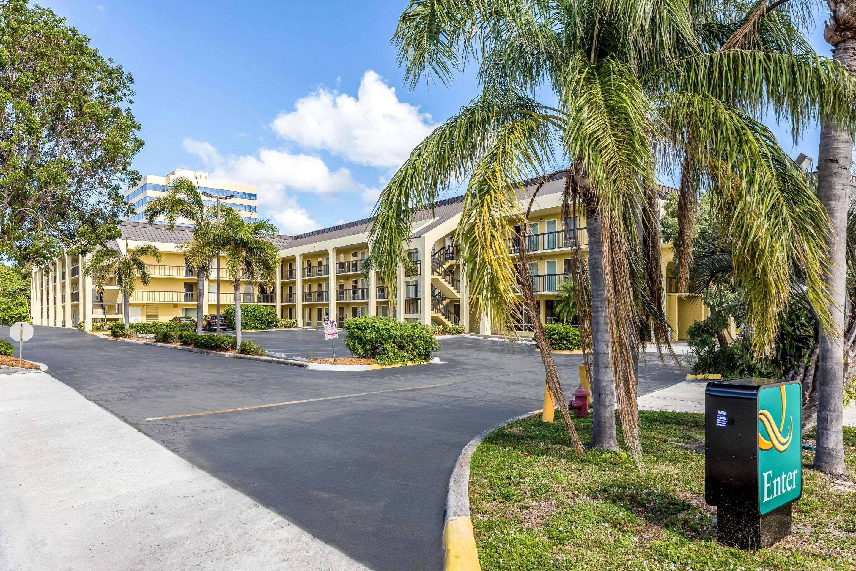 Quality Inn Palm Beach International Airport Уэст-Палм-Бич Экстерьер фото