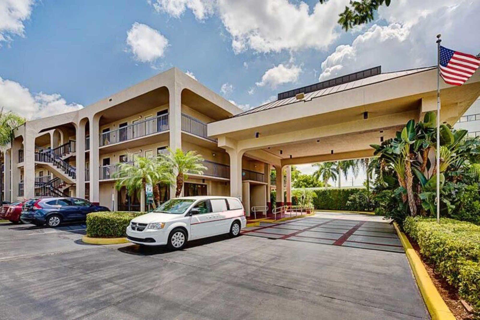 Quality Inn Palm Beach International Airport Уэст-Палм-Бич Экстерьер фото